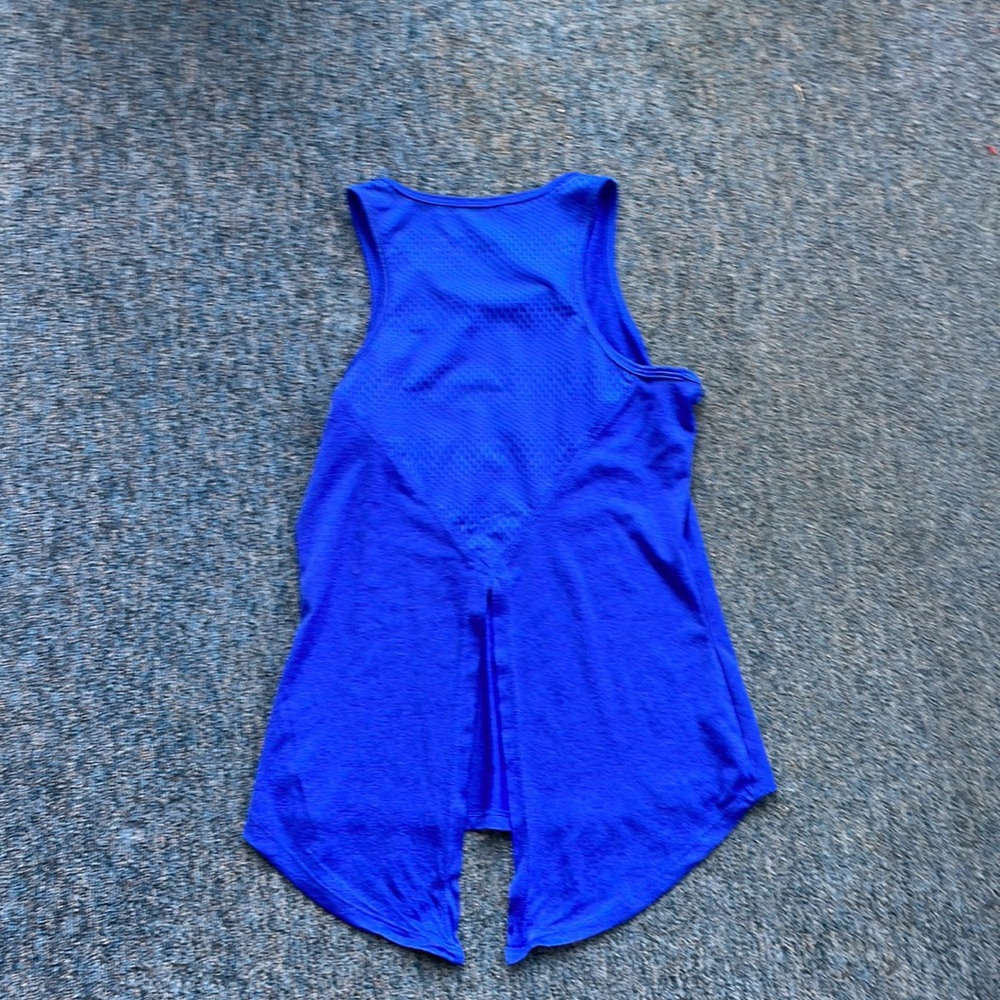 Workout top bundle - Picture 5 of 9